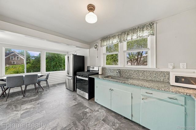 15 3rd Street, Mt. Clemens, MI 48043