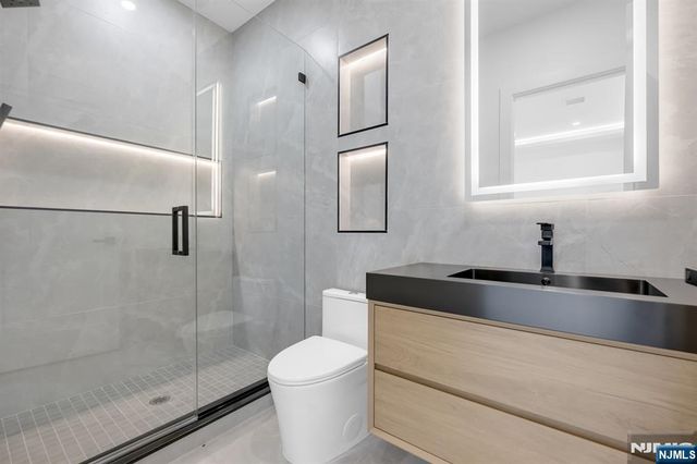 391 Burnet Place, Paramus, NJ 07652