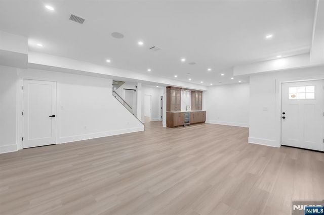 391 Burnet Place, Paramus, NJ 07652