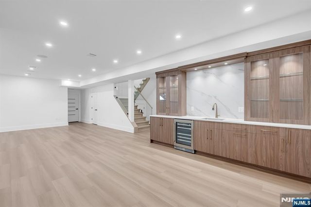 391 Burnet Place, Paramus, NJ 07652