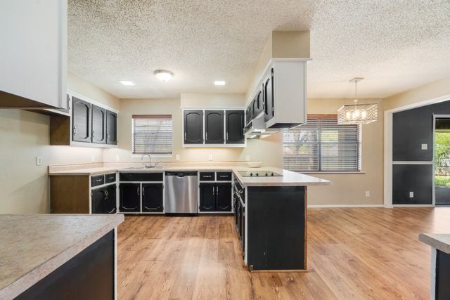 830 39th Street SE, Paris, TX 75462