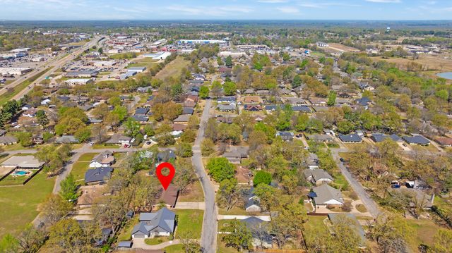 830 39th Street SE, Paris, TX 75462