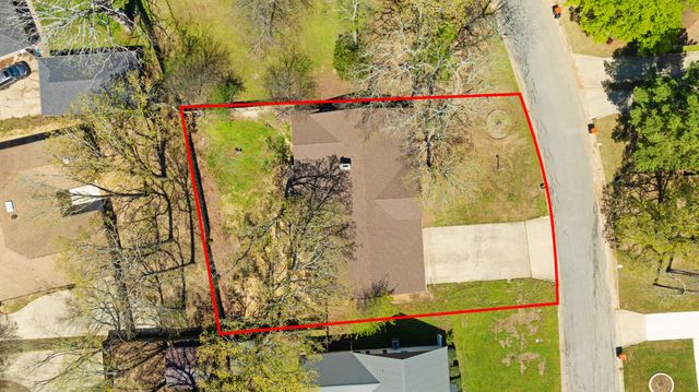 830 39th Street SE, Paris, TX 75462