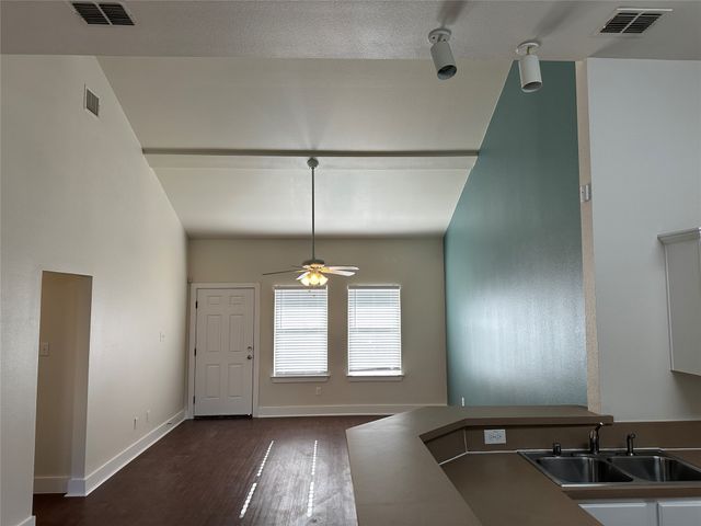 3922 University Drive, Garland, TX 75043