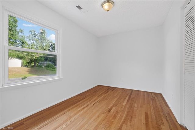 4013 Oak Ridge Drive, Winston-salem, NC 27105