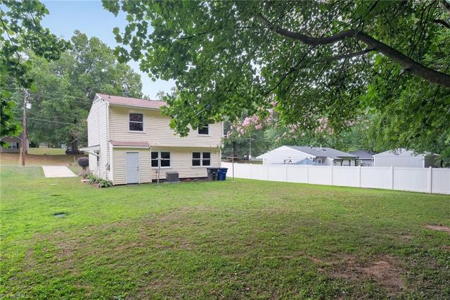 4013 Oak Ridge Drive, Winston-salem, NC 27105