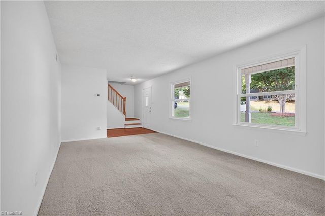 4013 Oak Ridge Drive, Winston-salem, NC 27105
