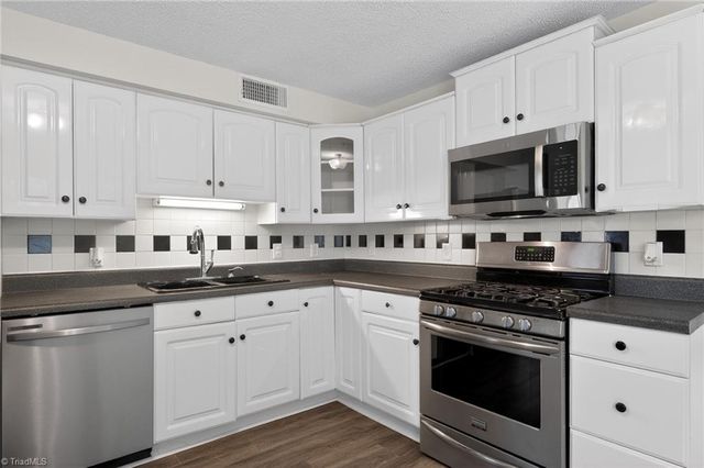 4013 Oak Ridge Drive, Winston-salem, NC 27105