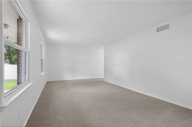 4013 Oak Ridge Drive, Winston-salem, NC 27105