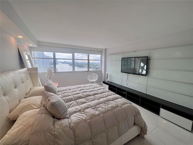 5838 Collins Ave 8B, Miami Beach, FL 33140