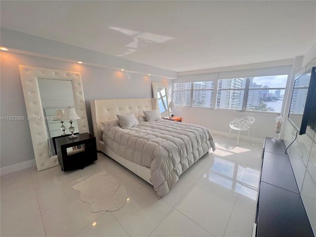 5838 Collins Ave 8B, Miami Beach, FL 33140