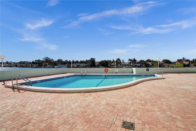 5838 Collins Ave 8B, Miami Beach, FL 33140