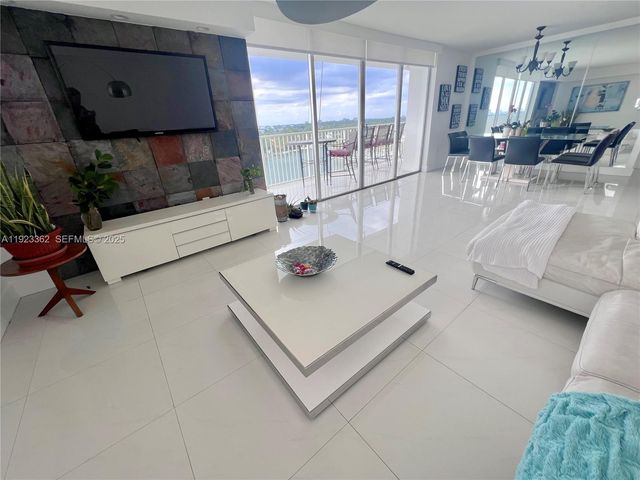 5838 Collins Ave 8B, Miami Beach, FL 33140