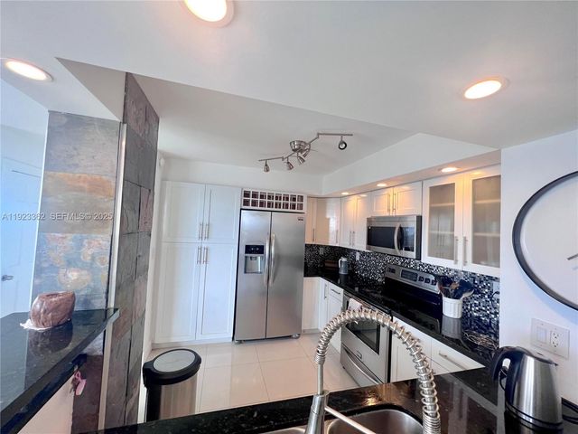 5838 Collins Ave 8B, Miami Beach, FL 33140