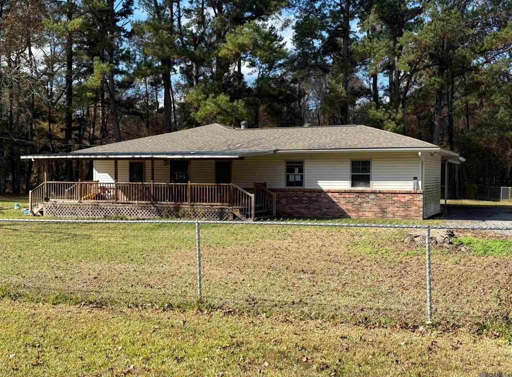 26035 John L Ln, Denham Springs, LA 70726