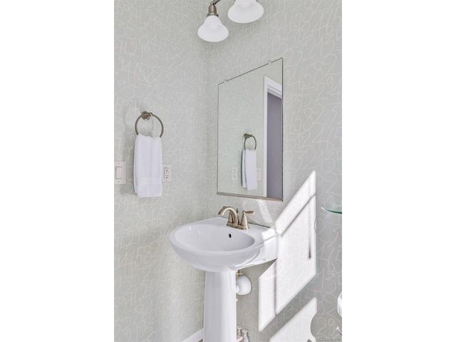5925 Alton St, Denver, CO 80238