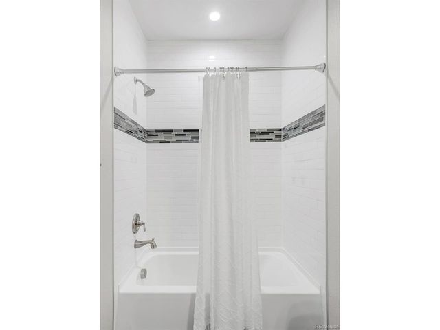 5925 Alton St, Denver, CO 80238