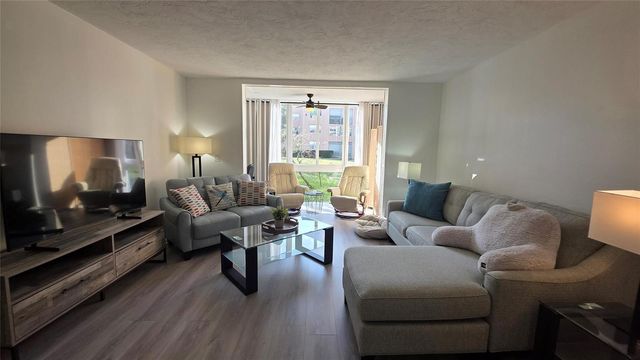 2831 Somerset Drive 105, Lauderdale Lakes, FL 33311