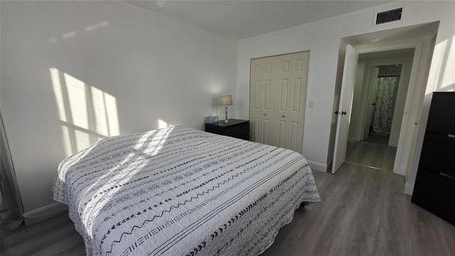 2831 Somerset Drive 105, Lauderdale Lakes, FL 33311