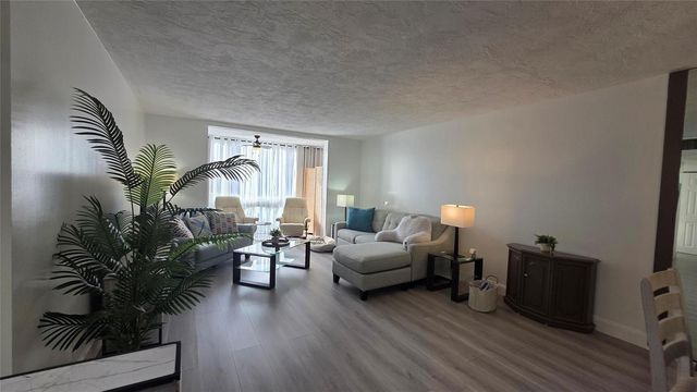 2831 Somerset Drive 105, Lauderdale Lakes, FL 33311