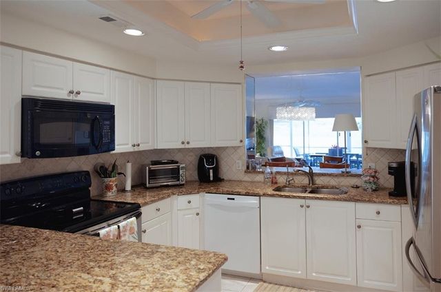 6270 Bellerive AVE 303, Naples, FL 34119