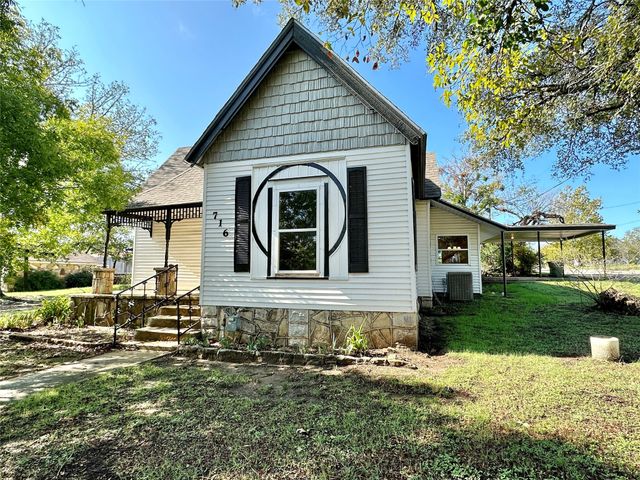 716 N Mesquite Street, Hico, TX 76457