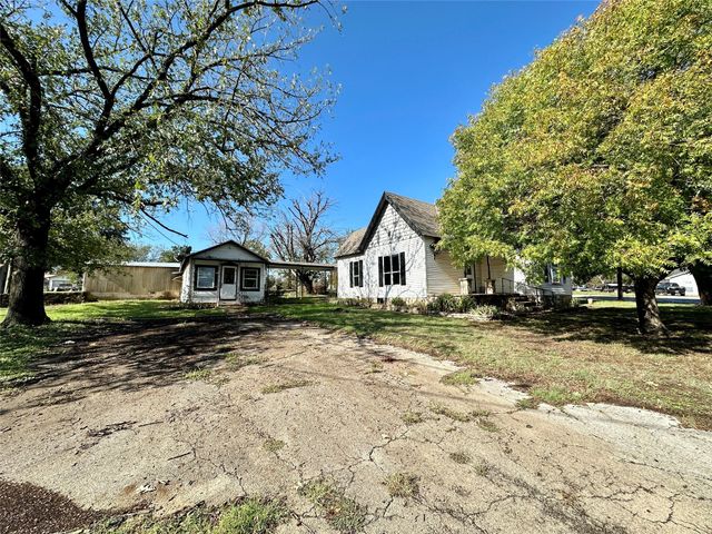 716 N Mesquite Street, Hico, TX 76457