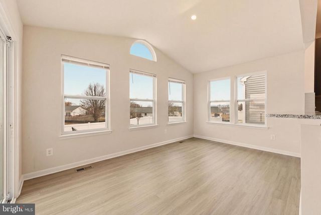 124 HUNTWELL WEST BLVD, Ranson, WV 25438