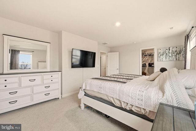 124 HUNTWELL WEST BLVD, Ranson, WV 25438