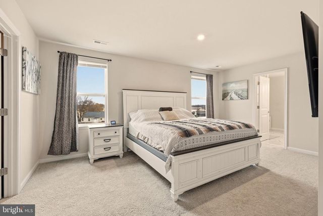 124 HUNTWELL WEST BLVD, Ranson, WV 25438