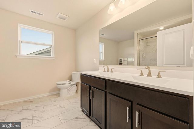 124 HUNTWELL WEST BLVD, Ranson, WV 25438