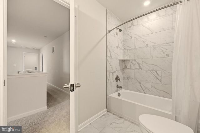 124 HUNTWELL WEST BLVD, Ranson, WV 25438