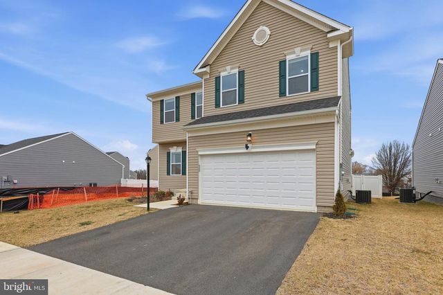 124 HUNTWELL WEST BLVD, Ranson, WV 25438