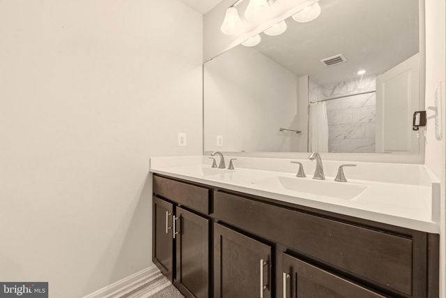 124 HUNTWELL WEST BLVD, Ranson, WV 25438