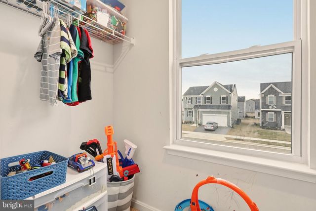 124 HUNTWELL WEST BLVD, Ranson, WV 25438