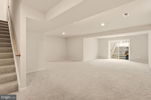 124 HUNTWELL WEST BLVD, Ranson, WV 25438