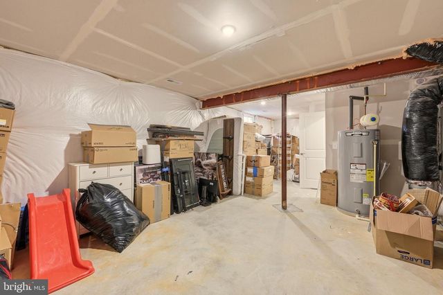 124 HUNTWELL WEST BLVD, Ranson, WV 25438