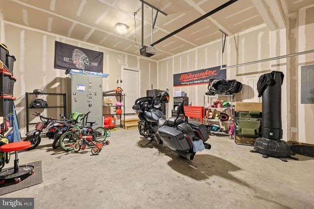 124 HUNTWELL WEST BLVD, Ranson, WV 25438