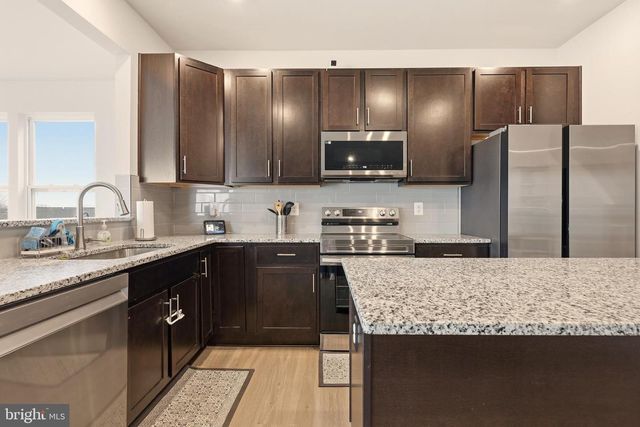 124 HUNTWELL WEST BLVD, Ranson, WV 25438