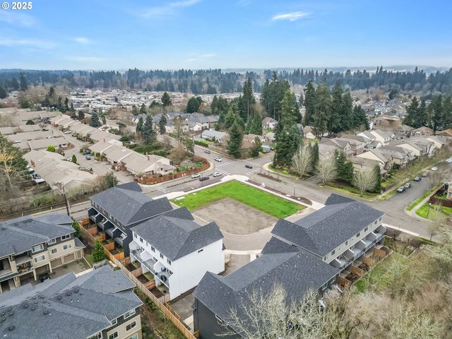 16948 Sw 132ND Ter, King City, OR 97224