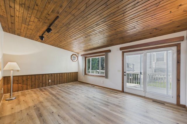 3024 Crescent Lane NW, Rochester, MN 55901