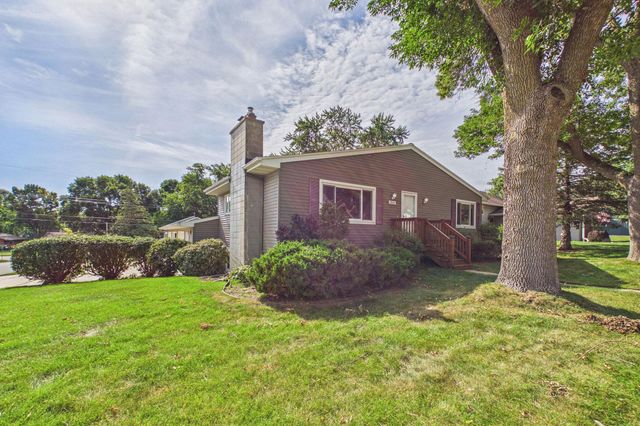 3024 Crescent Lane NW, Rochester, MN 55901