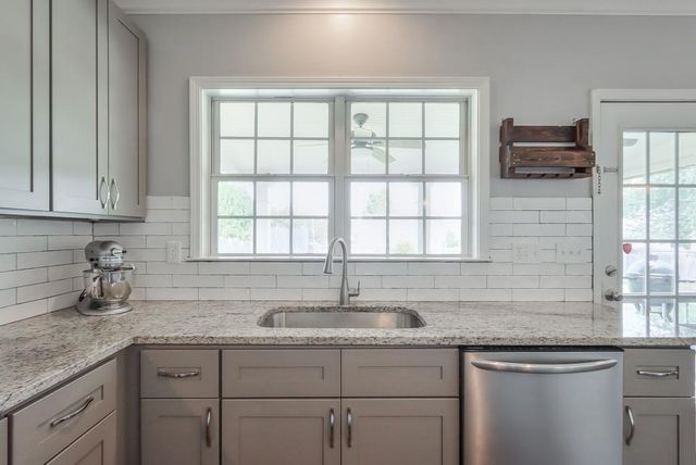 525 Papillion Trace, Woodstock, GA 30188
