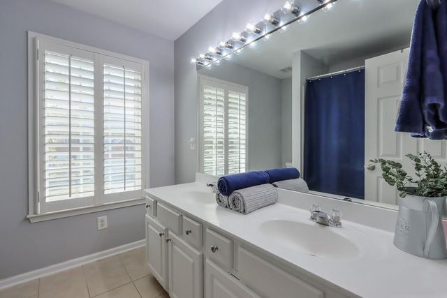 525 Papillion Trace, Woodstock, GA 30188