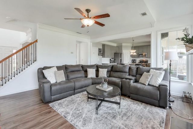 525 Papillion Trace, Woodstock, GA 30188