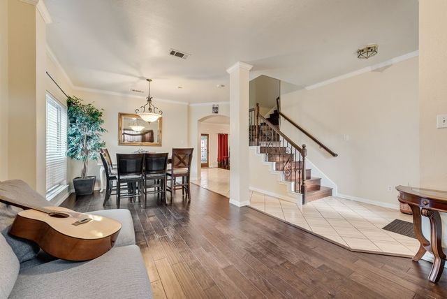 5715 Creekhollow Drive, Arlington, TX 76018