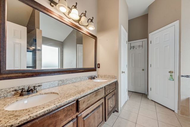 5715 Creekhollow Drive, Arlington, TX 76018