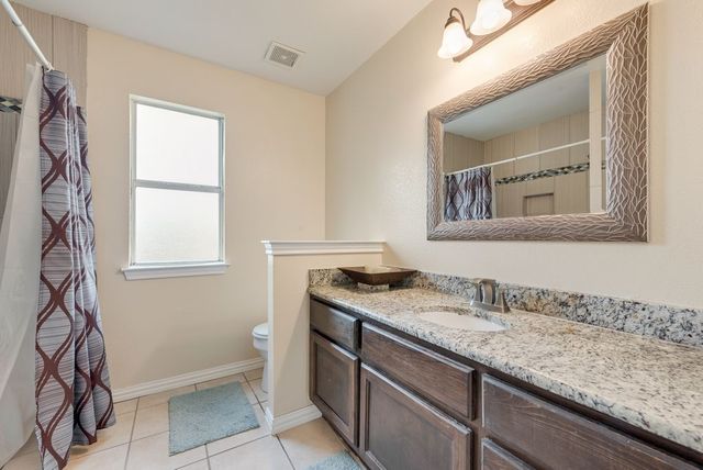 5715 Creekhollow Drive, Arlington, TX 76018