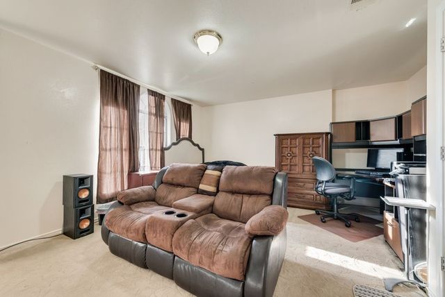 5715 Creekhollow Drive, Arlington, TX 76018