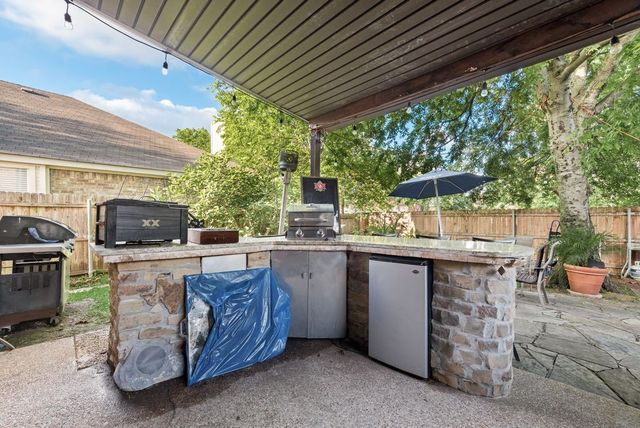 5715 Creekhollow Drive, Arlington, TX 76018